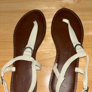 American Eagle Outfitters Women's Cream Sandals
